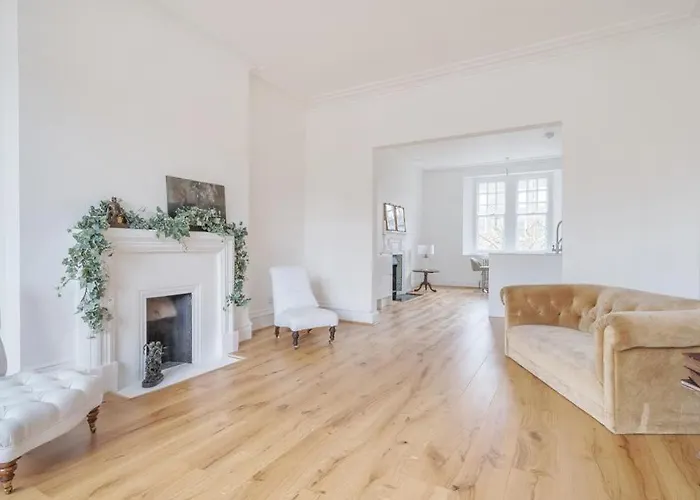 2 Bedroom Stylish Flat - Private, Open Planned, Modern, Quiet - Close To The Durdham Downs Apartment