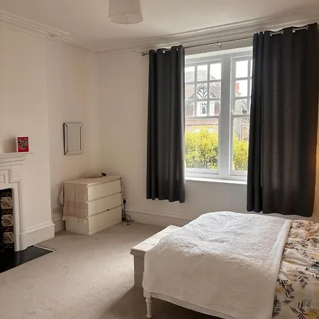 Апартаменты 2 Bedroom Stylish Flat - Private, Open Planned, Modern, Quiet - Close To The Durdham Downs *