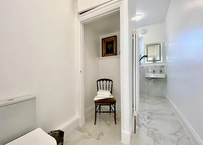 2 Bedroom Stylish Flat - Private, Open Planned, Modern, Quiet - Close To The Durdham Downs Apartamento Bristol